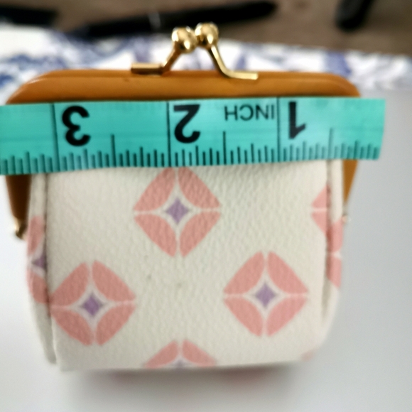 Fossil leather coin purse vintage RARE white pink and tan - Picture 3 of 6